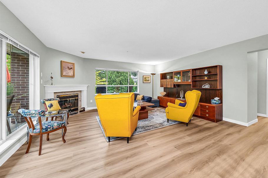 302 3670 Banff Court North Vancouver, BC - 2