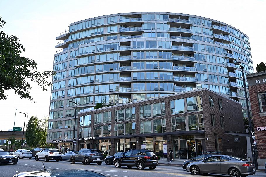 410 445 W 2nd Avenue Vancouver, BC - 1