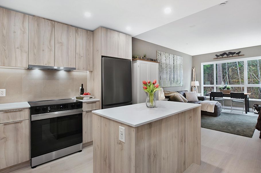 312 3596 Malsum Drive North Vancouver, BC - 5