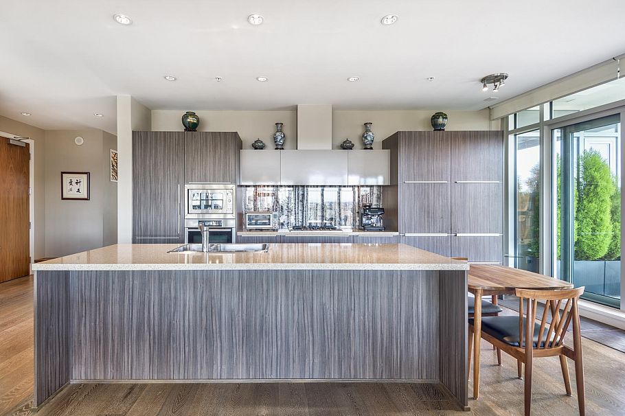 504 181 Athletes Way Vancouver, BC - 18