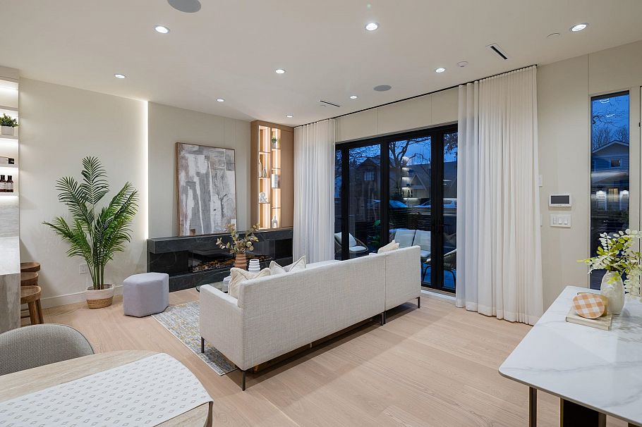 1 3036 W 13th Avenue Vancouver, BC - 5