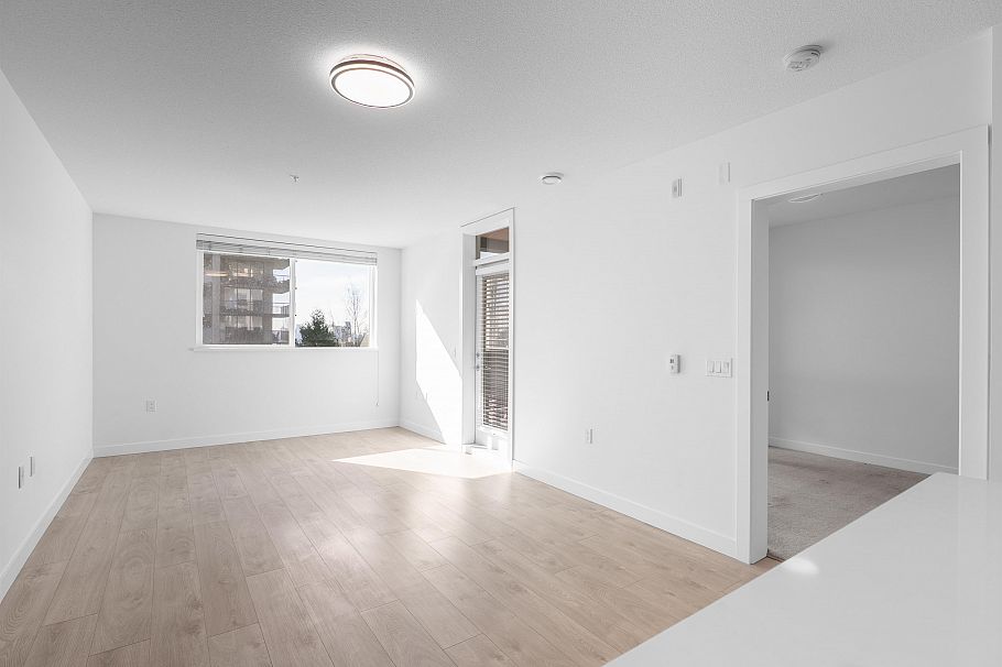 202 108 E 8th Street North Vancouver, BC - 16