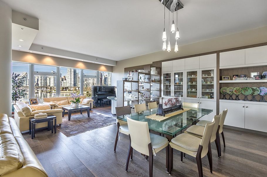 504 181 Athletes Way Vancouver, BC - 4