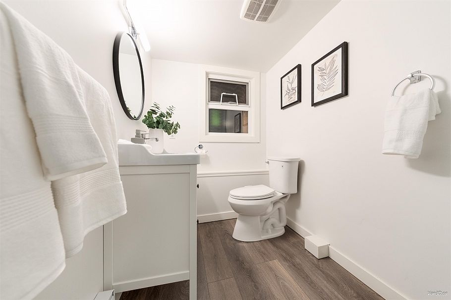 949 Hartford Place North Vancouver, BC - 22