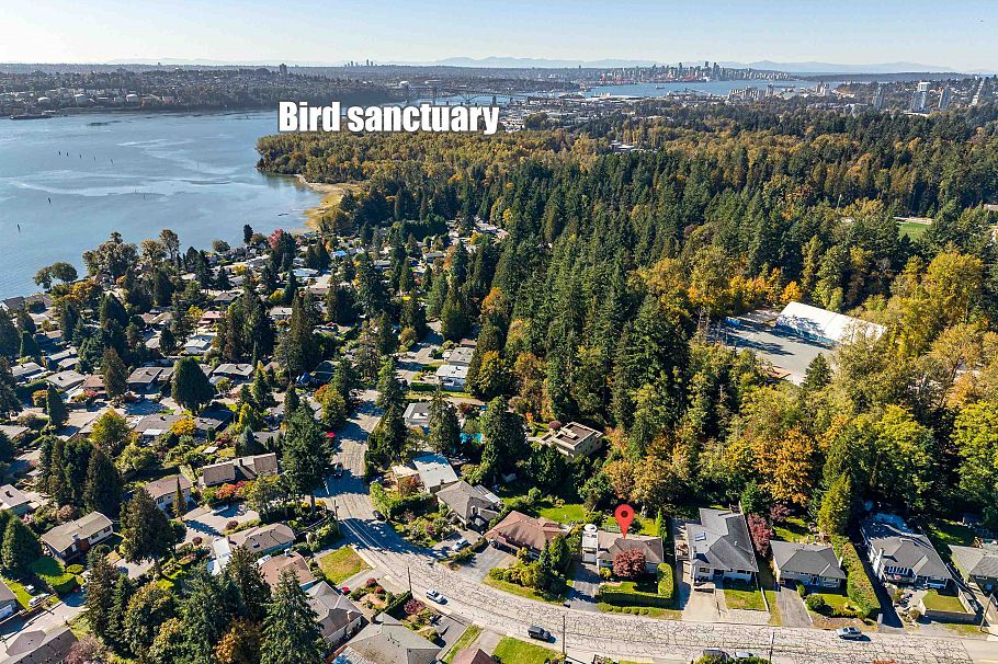 799 Plymouth Drive North Vancouver, BC - 8