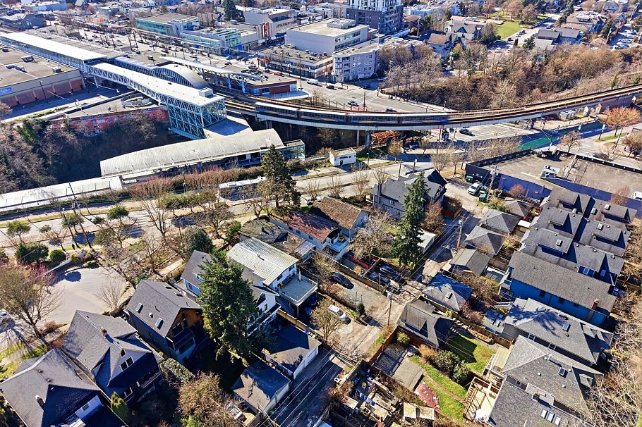 1757 E 8th Avenue Vancouver, BC - 12