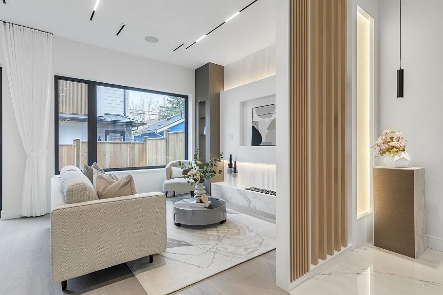 2 4023 W 18th Avenue Vancouver, BC - 2