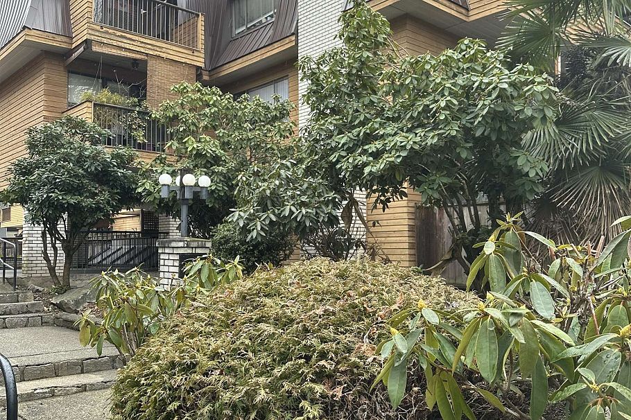 206 2299 E 30th Avenue Vancouver, BC - 1