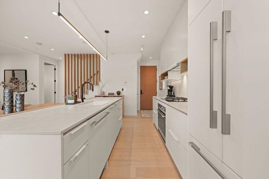 529 E 17th Avenue Vancouver, BC - 11