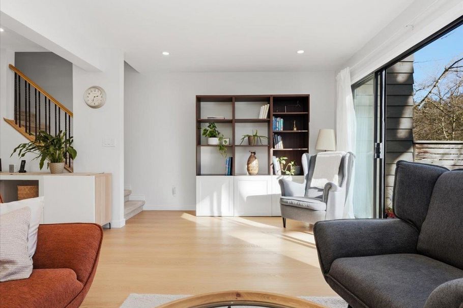 48 1910 Cedar Village Crescent North Vancouver, BC - 4