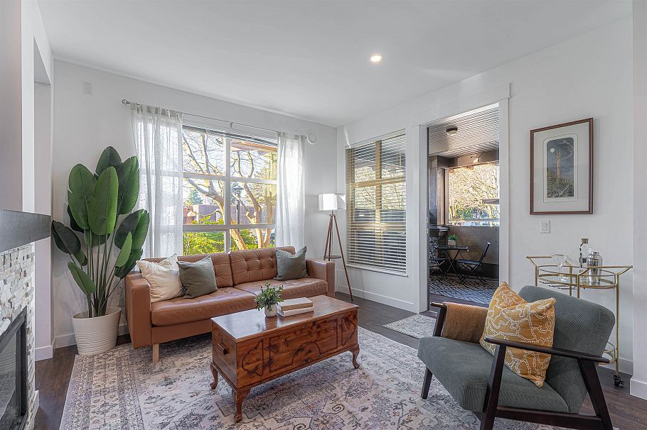 110 1468 St. Andrews Avenue North Vancouver, BC - 1