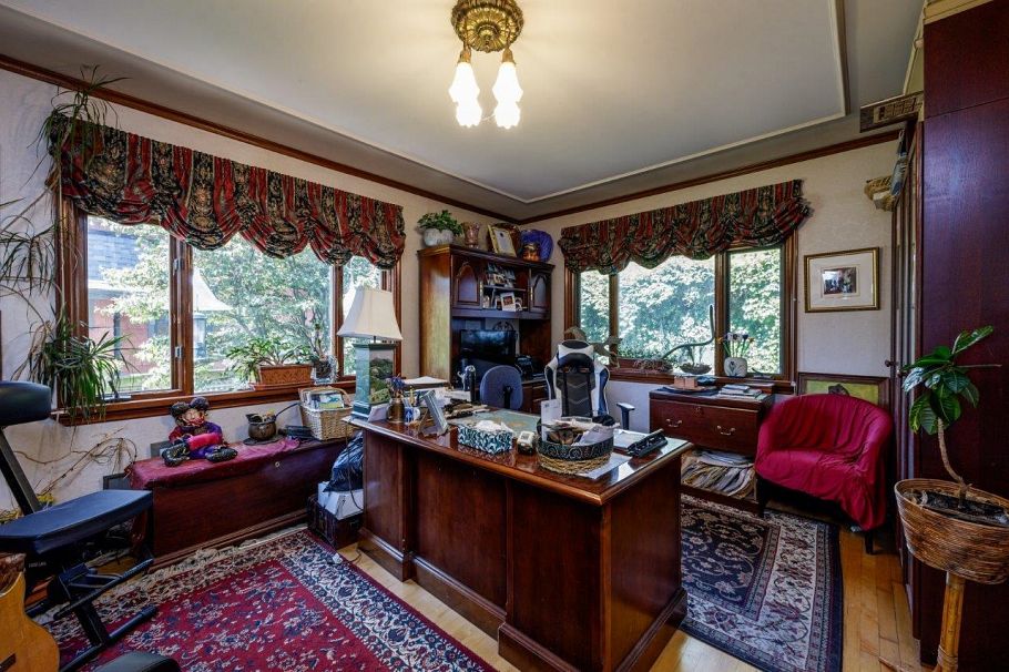 368 E Kings Road North Vancouver, BC - 12