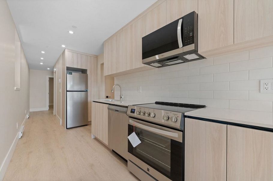 504 E 5th Street North Vancouver, BC - 32