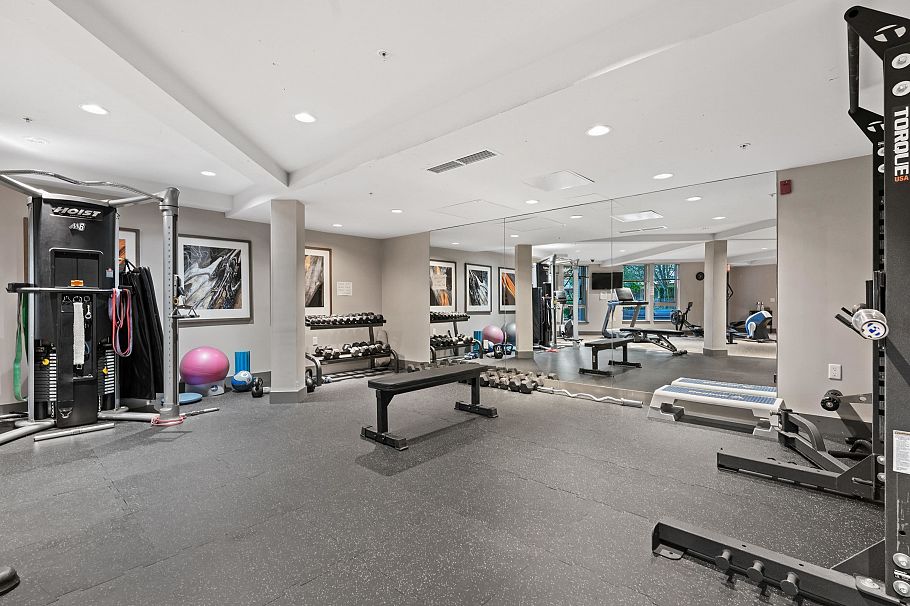 425 119 W 22nd Street North Vancouver, BC - 32