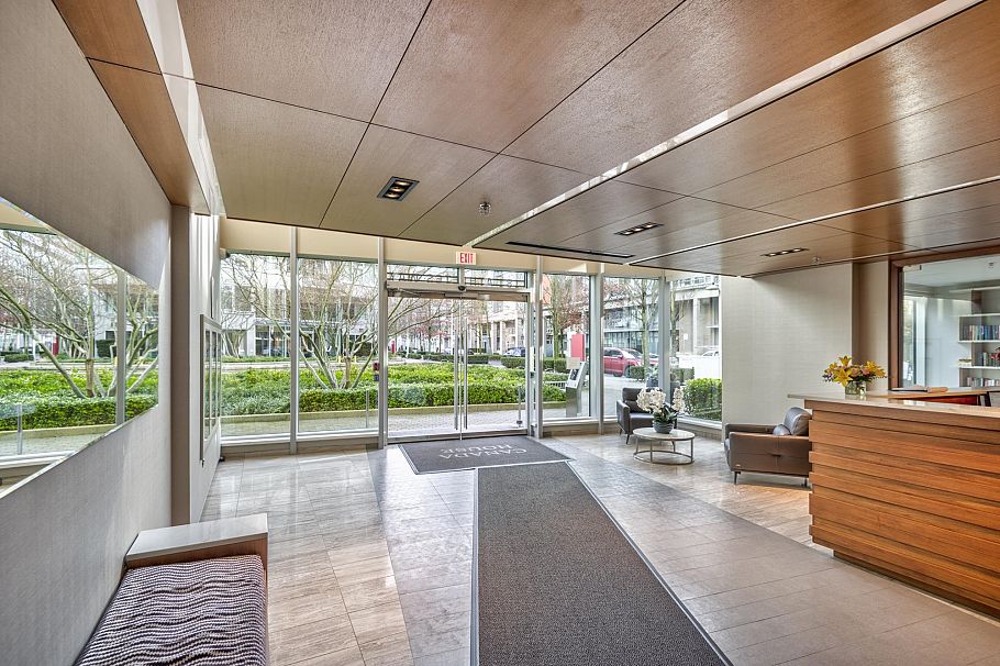 504 181 Athletes Way Vancouver, BC - 33