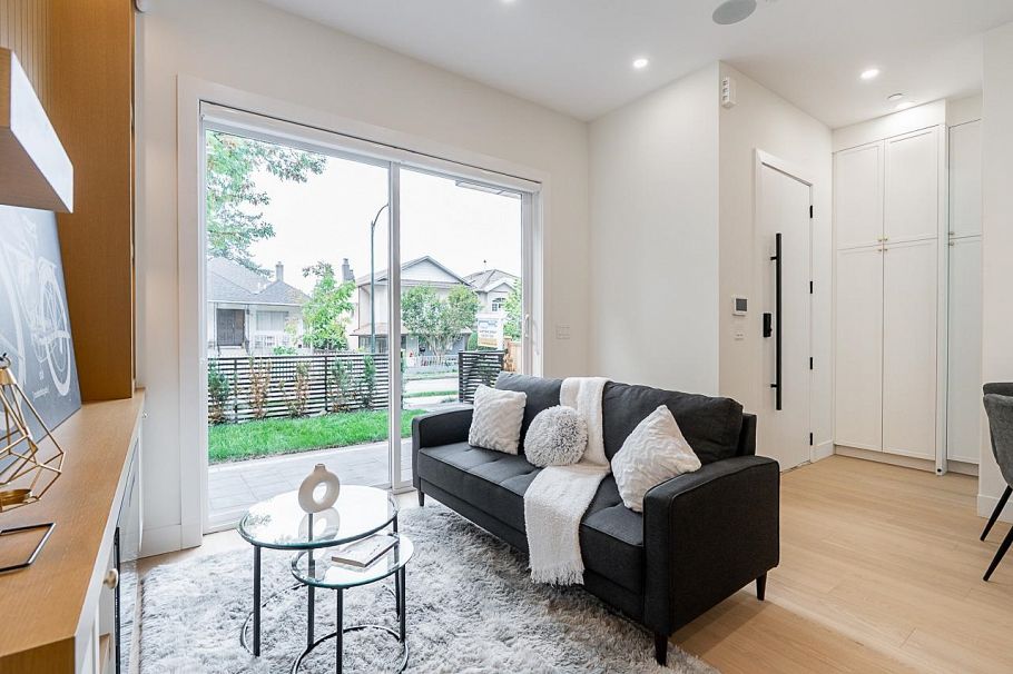 1 5304 Elgin Street Vancouver, BC - 4