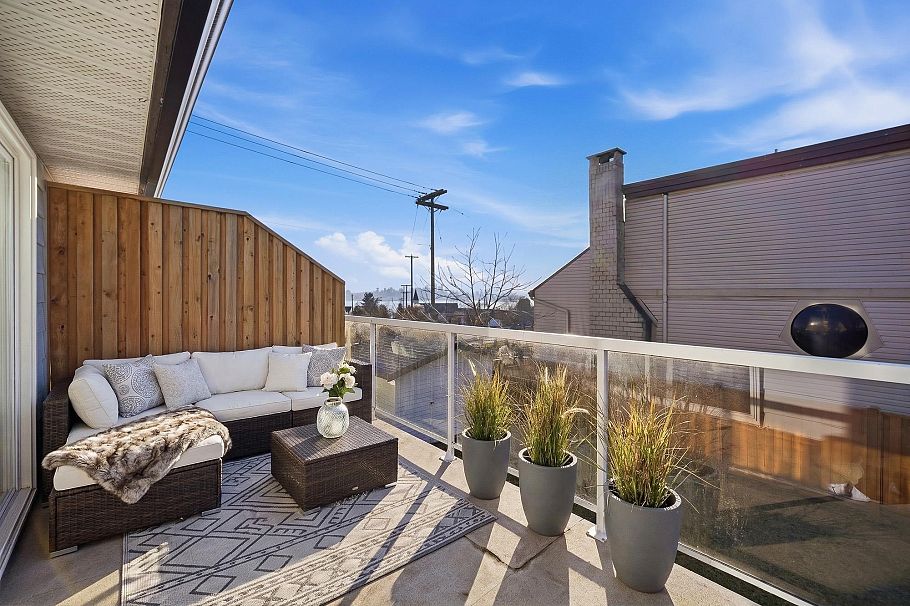 1309 Mahon Avenue North Vancouver, BC - 32