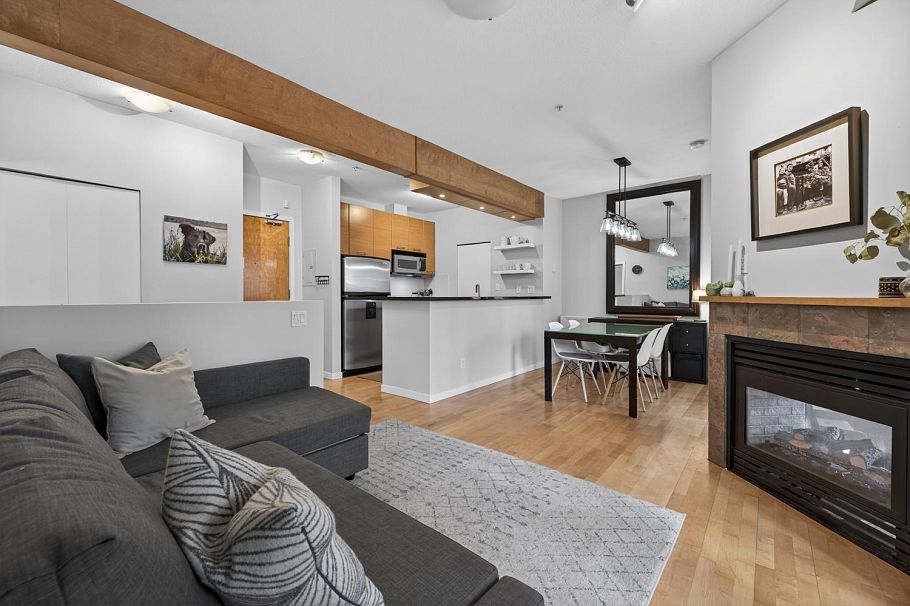 222 560 Raven Woods Drive North Vancouver, BC - 1