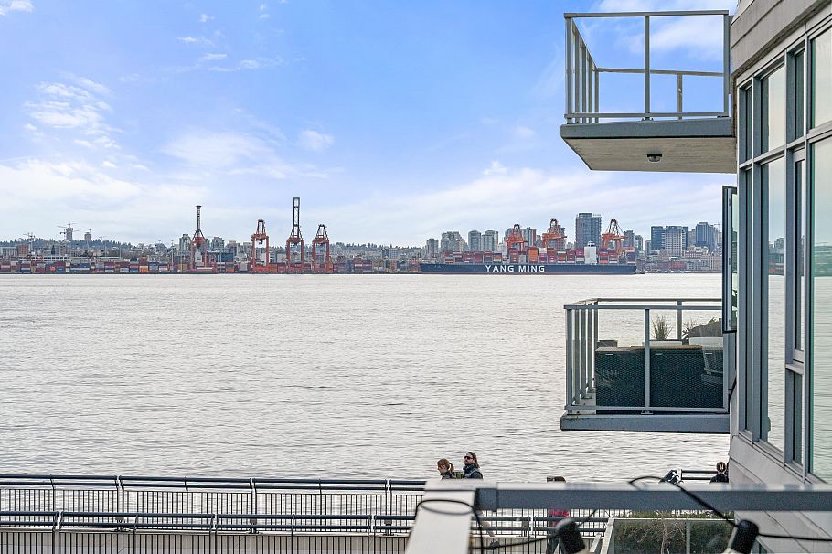 204 175 Victory Ship Way North Vancouver, BC - 37