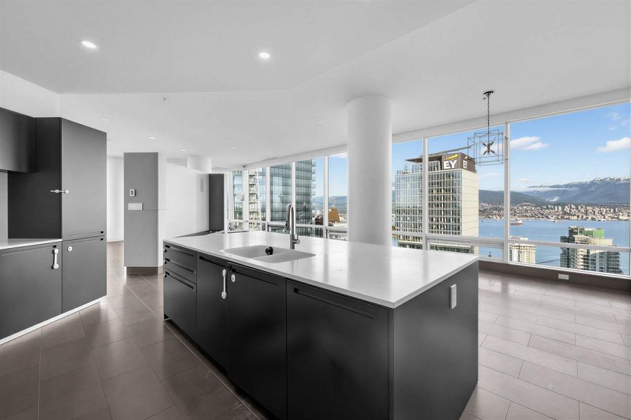 4401 1128 W Georgia Street Vancouver, BC - 4