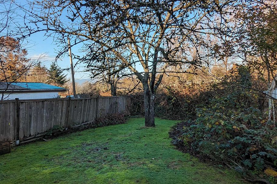 1605 E 8th Avenue Vancouver, BC - 10