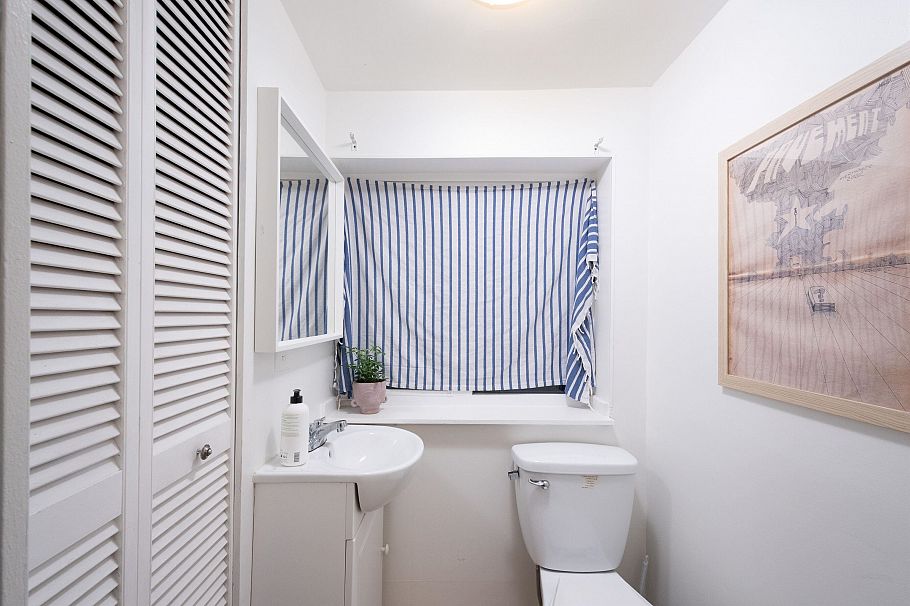 2711 Panorama Drive North Vancouver, BC - 33