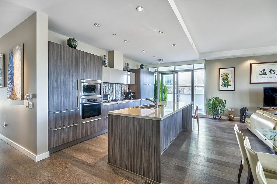 504 181 Athletes Way Vancouver, BC - 15