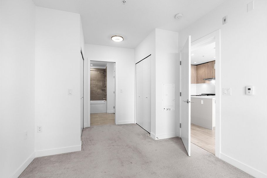 202 108 E 8th Street North Vancouver, BC - 23