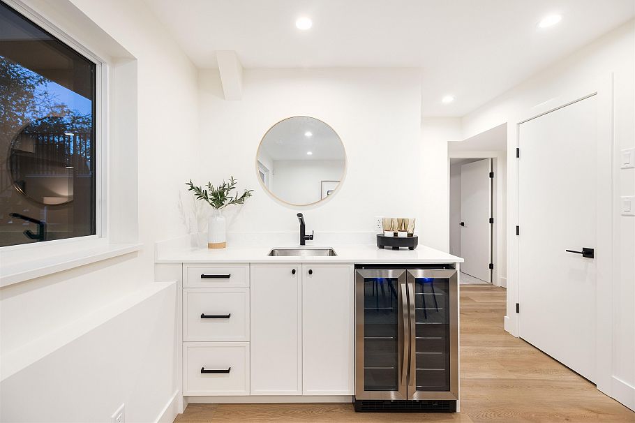 2654 Masefield Road North Vancouver, BC - 24