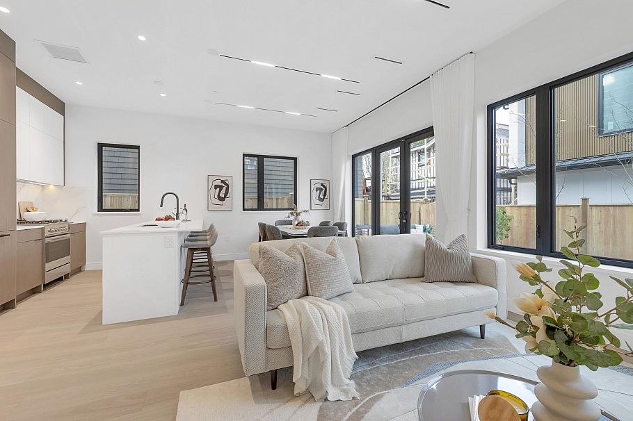 2 4023 W 18th Avenue Vancouver, BC - 5