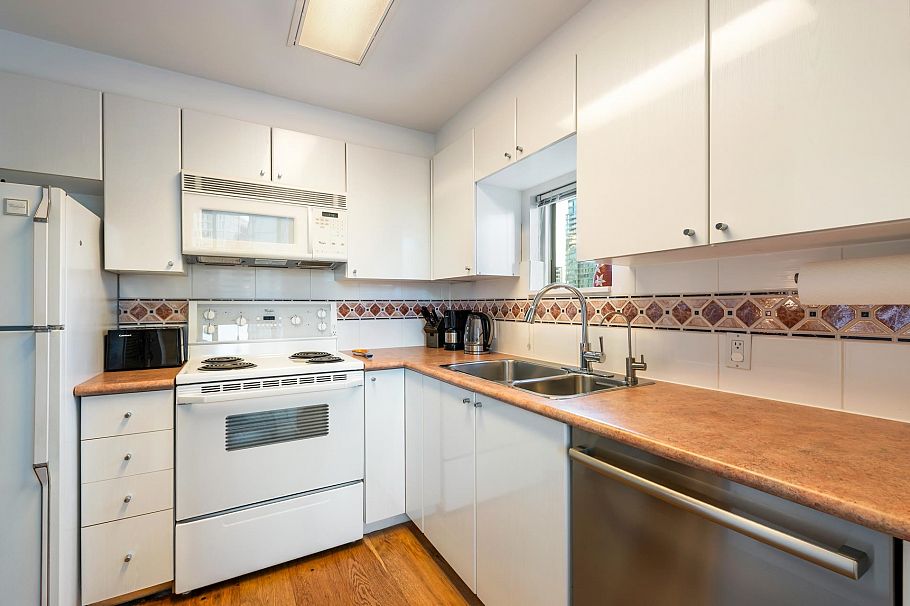 2103 1166 Melville Street Vancouver, BC - 11