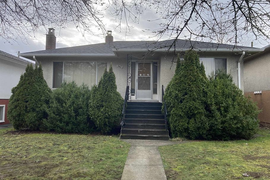 3662 E 25th Avenue Vancouver, BC - 1