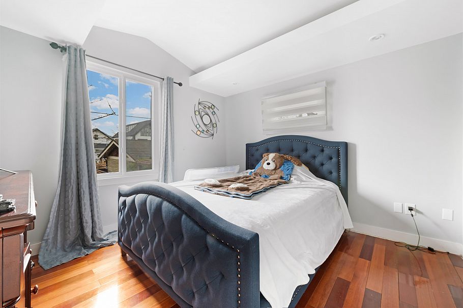 2675 Dundas Street Vancouver, BC - 11