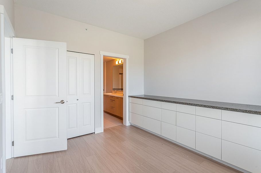 401 717 Chesterfield Avenue North Vancouver, BC - 21