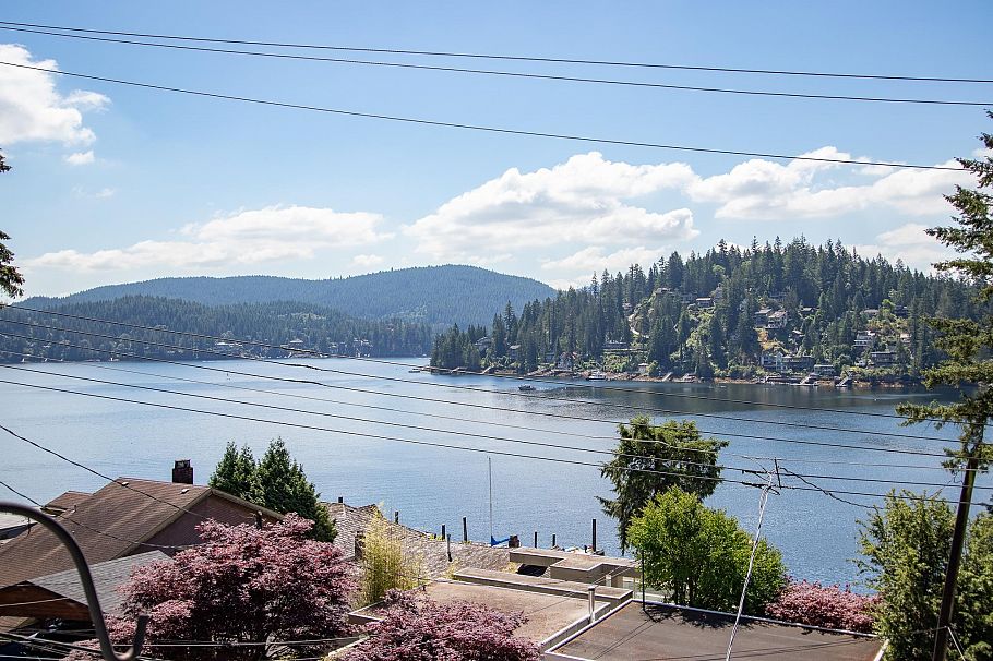 2711 Panorama Drive North Vancouver, BC - 4