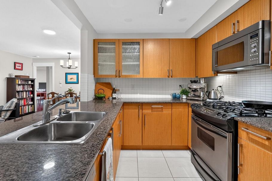 206 2096 W 46th Avenue Vancouver, BC - 2