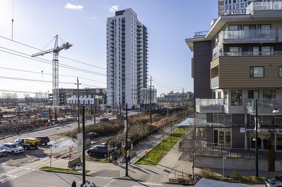 305 8580 River District Crossing Vancouver, BC - 25