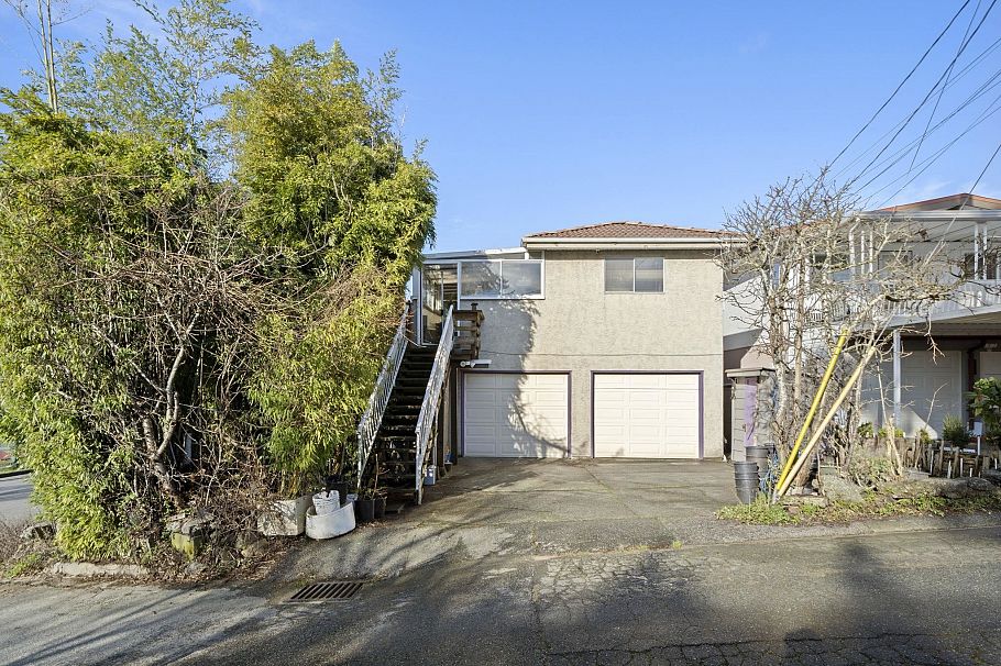 3206 E 25th Avenue Vancouver, BC - 15