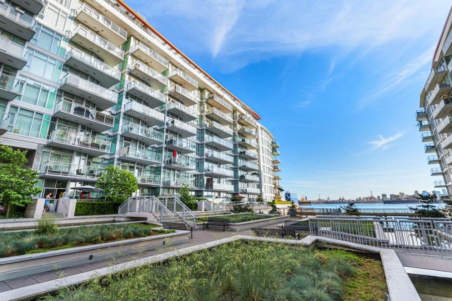 204 175 Victory Ship Way North Vancouver, BC - 30