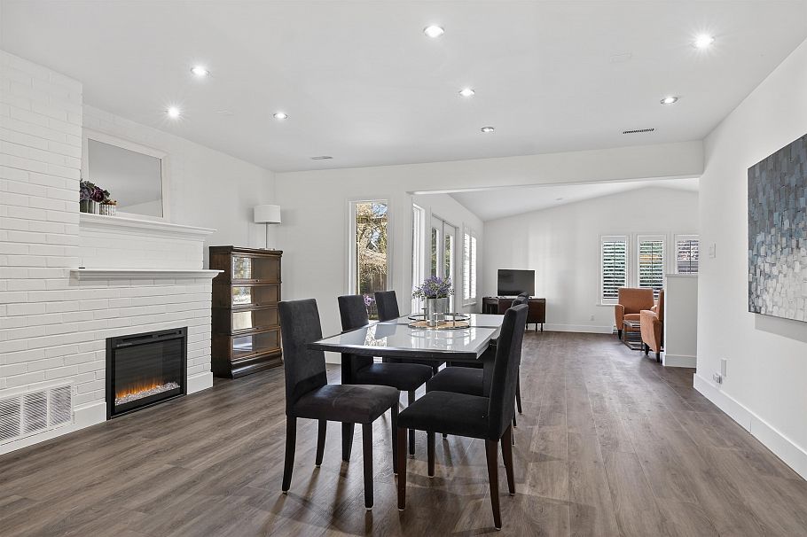 1375 Mcbride Street North Vancouver, BC - 8