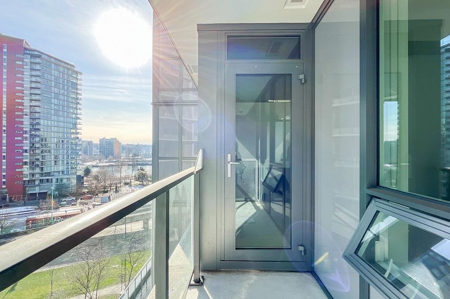 805 68 Smithe Street Vancouver, BC - 20