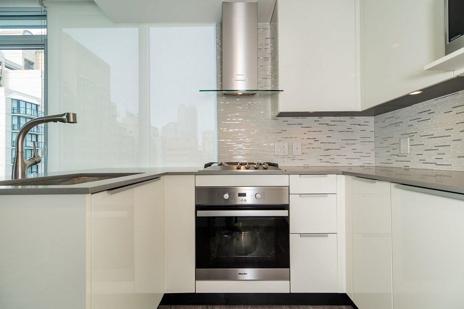 1802 1283 Howe Street Vancouver, BC - 14