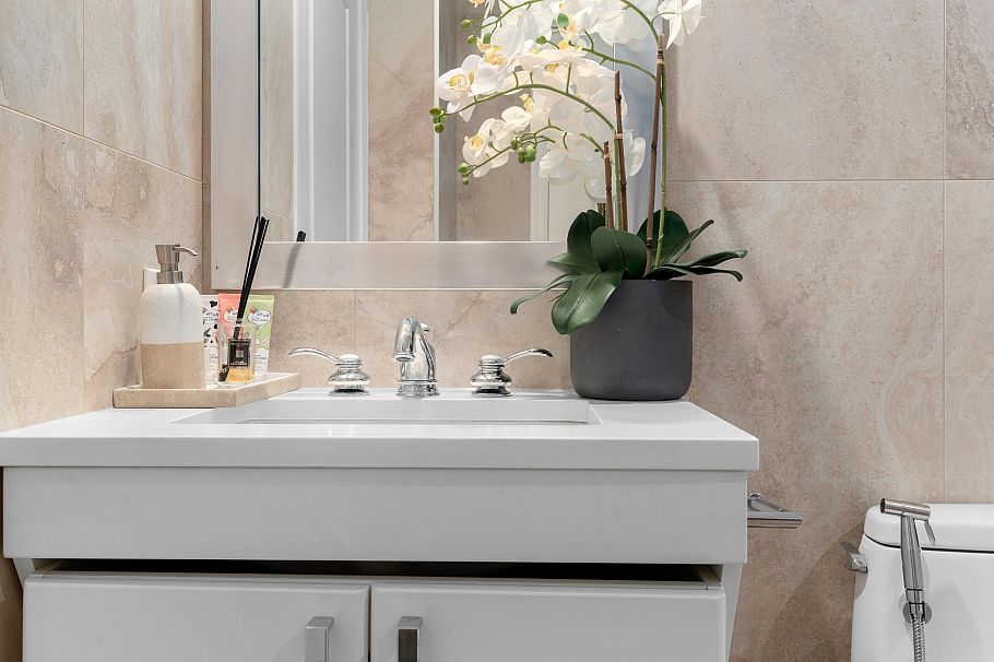 204 175 Victory Ship Way North Vancouver, BC - 22