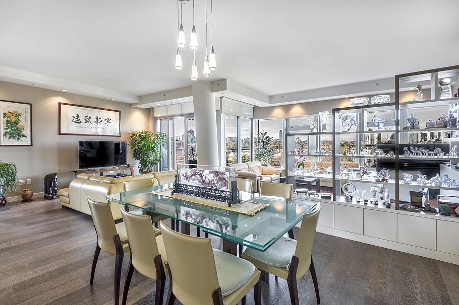 504 181 Athletes Way Vancouver, BC - 12