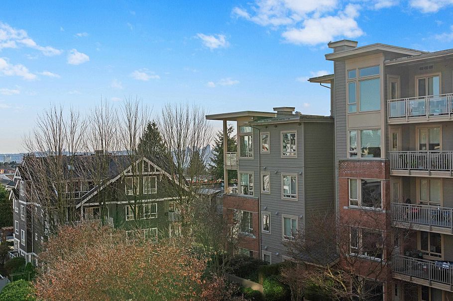 425 119 W 22nd Street North Vancouver, BC - 26