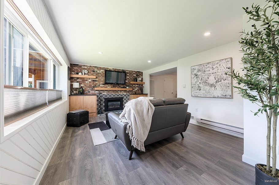 949 Hartford Place North Vancouver, BC - 18