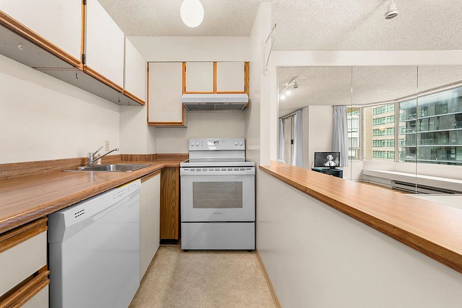 307 1330 Hornby Street Vancouver, BC - 15