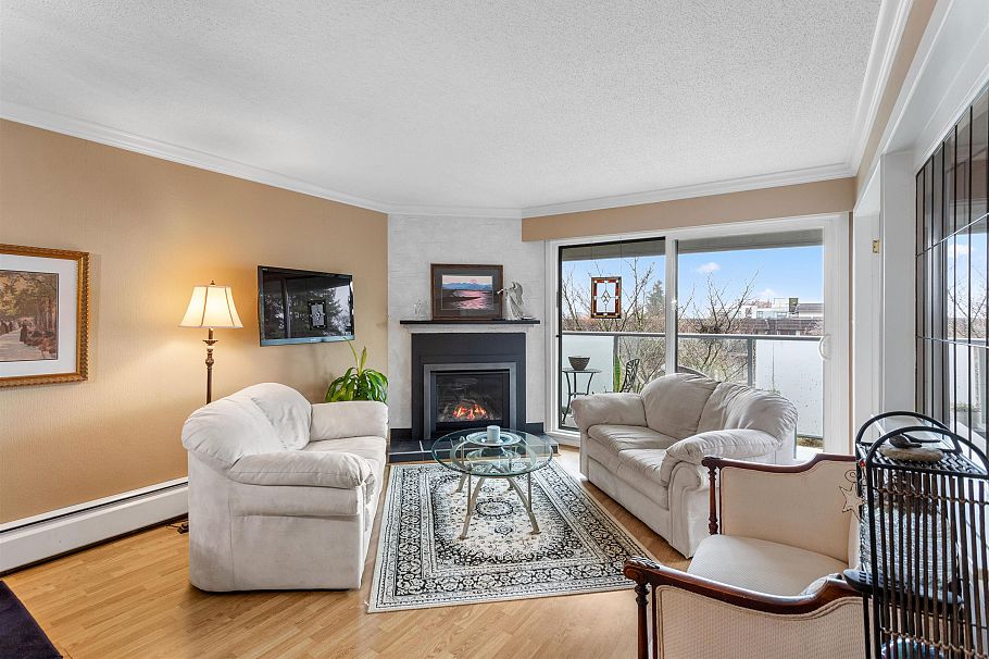 201 308 W 2nd Street North Vancouver, BC - 3