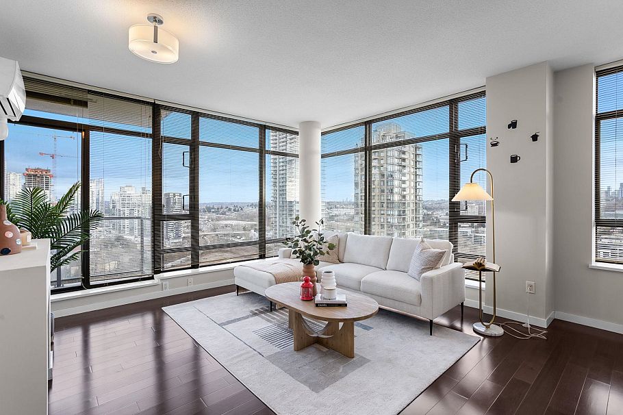 2203 4250 Dawson Street Burnaby, BC - 1