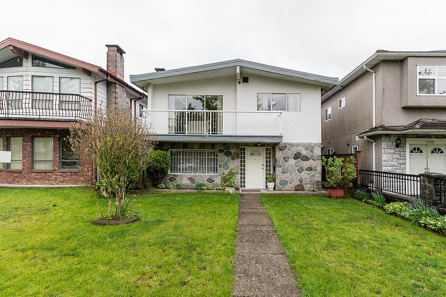 2740 E 2nd Avenue Vancouver, BC - 1